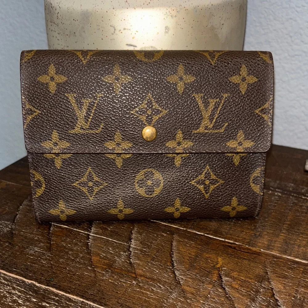 Authentic Louis Vuitton Monogram Trifold GM Wallet - Picture 6 of 16